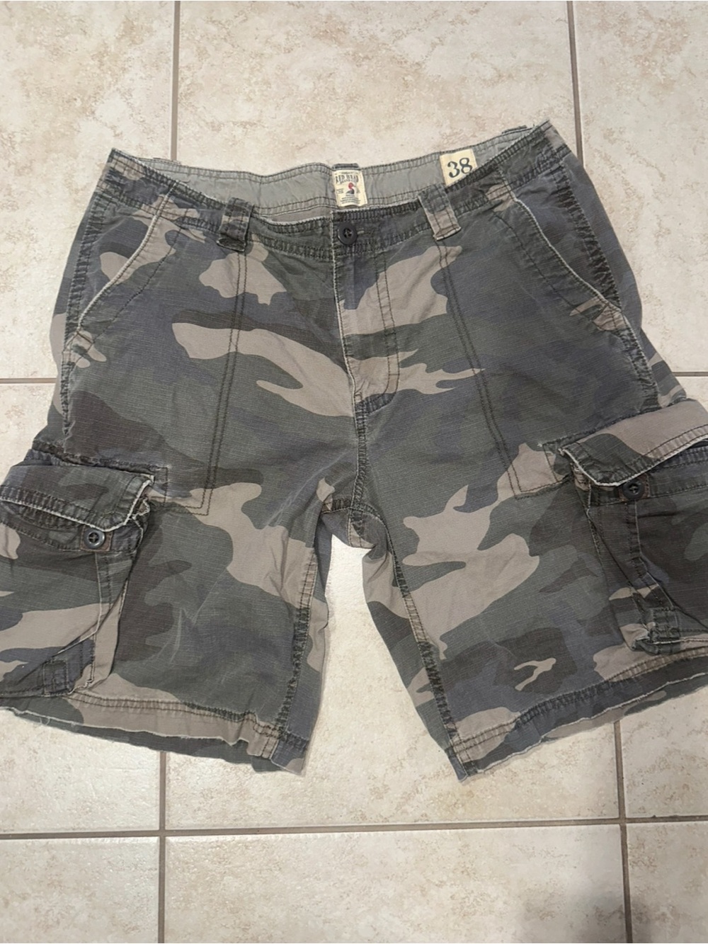 Red Head Camo Cargo Shorts Men’s Size 38 Gray Camouflage